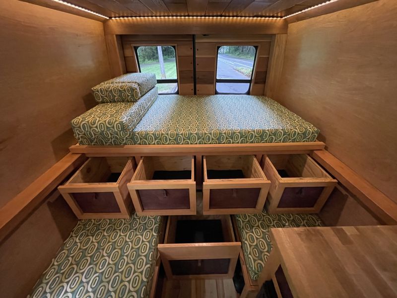 Picture 4/24 of a 2008 Dodge ( Mercedes) Sprinter Camper Van for sale in Portland, Oregon