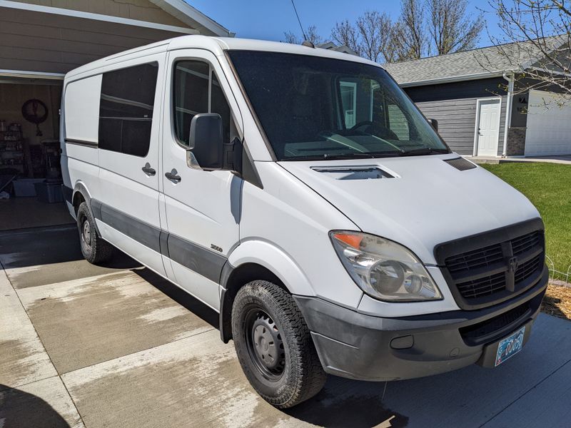 Picture 1/29 of a 2007 Dodge Sprinter Camper Van for sale in Dickinson, North Dakota