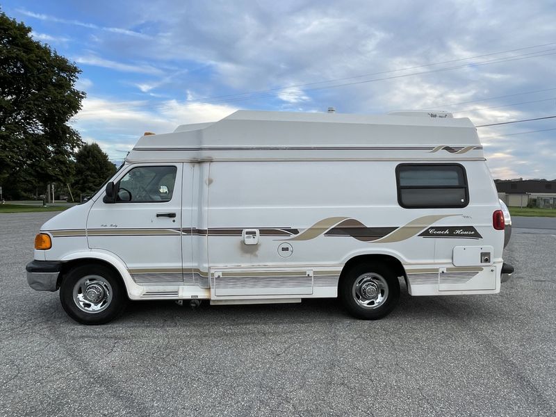 Picture 2/44 of a COACH HOUSE 192KS- Class B for sale in Lancaster, Pennsylvania