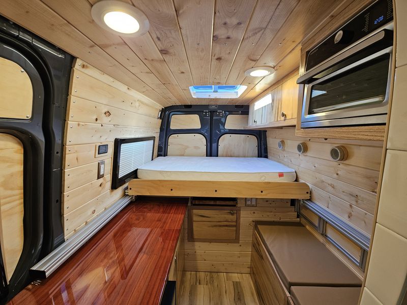 Picture 3/24 of a 2500 Mercedes-Benz Sprinter for sale in Eugene, Oregon
