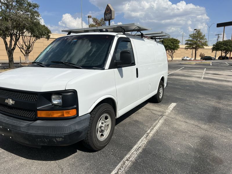 Picture 2/16 of a 2003 Chevy Express w/12v AC and so much extra for sale in Jeffersonville, Indiana