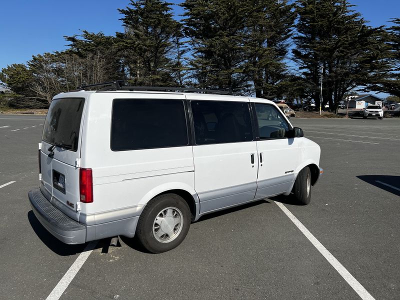 Picture 3/16 of a 1999 GMC Safari for sale in Ukiah, California