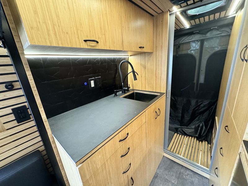 Picture 2/15 of a High-End 4x4 2021 Mercedes Sprinter for sale in Aspen, Colorado
