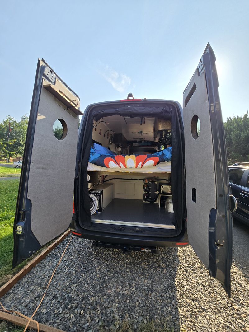 Picture 4/10 of a 2019 Mercedes Sprinter for sale in Yakima, Washington
