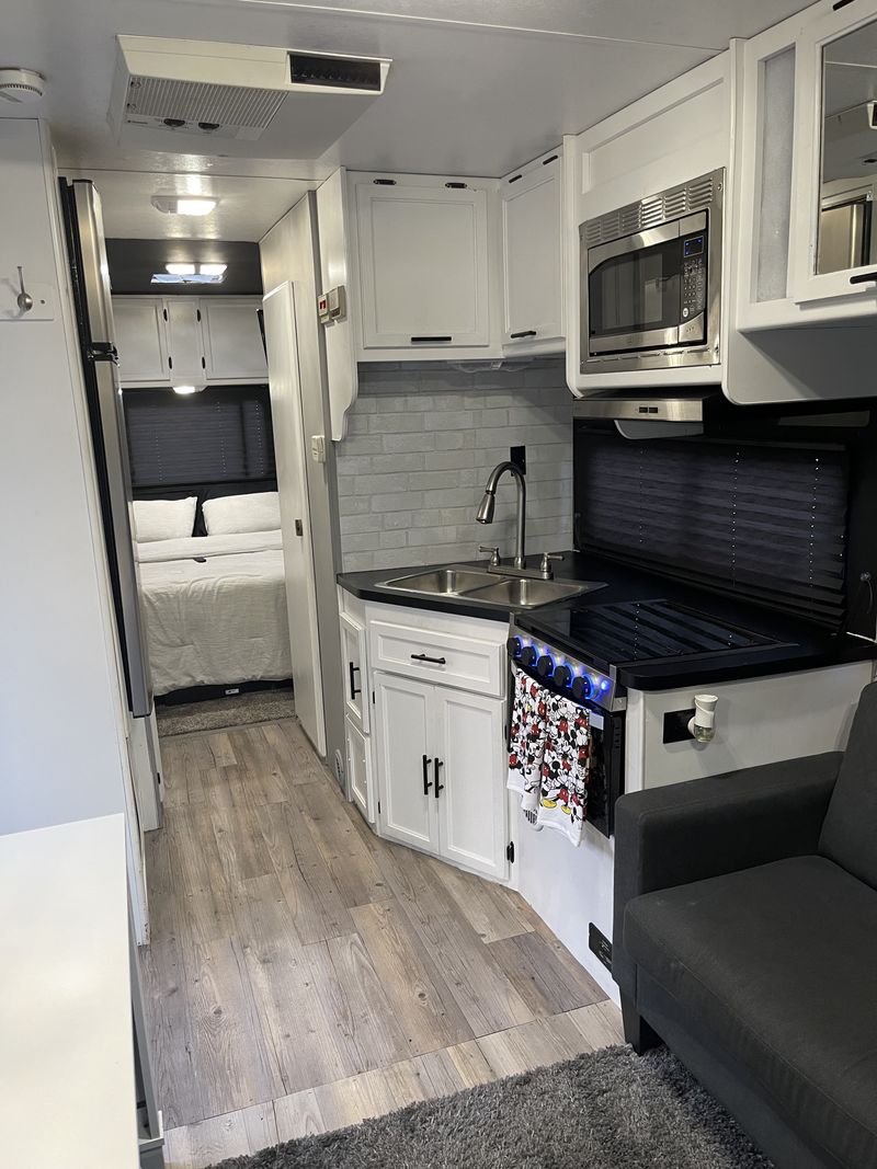 Picture 4/9 of a Remodeled 2002 ford motorhome for sale in Perris, California