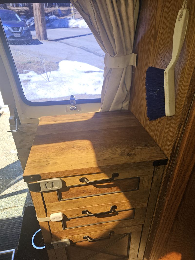 Picture 3/17 of a 1989 Road Trex conversion van for sale in Running Springs, California