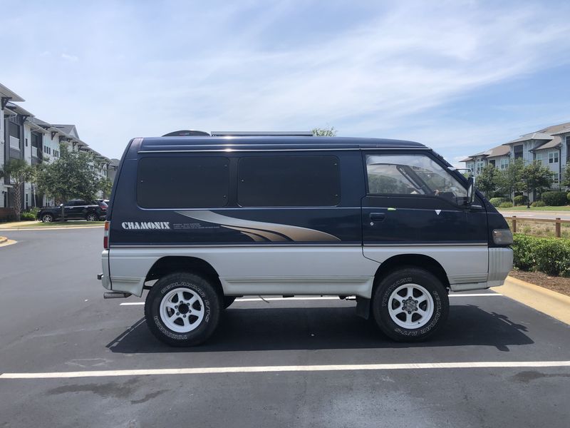 Picture 3/12 of a 1993 Mitsubishi Delica Star Wagon Turbodiesel 4x4 for sale in Destin, Florida