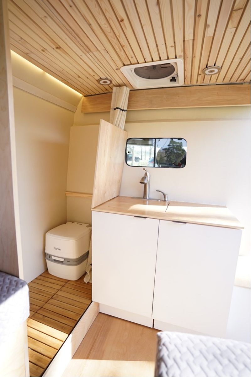 Picture 6/16 of a 2020 Dodge Ram Promaster Off-grid Conversion  for sale in Knoxville, Tennessee