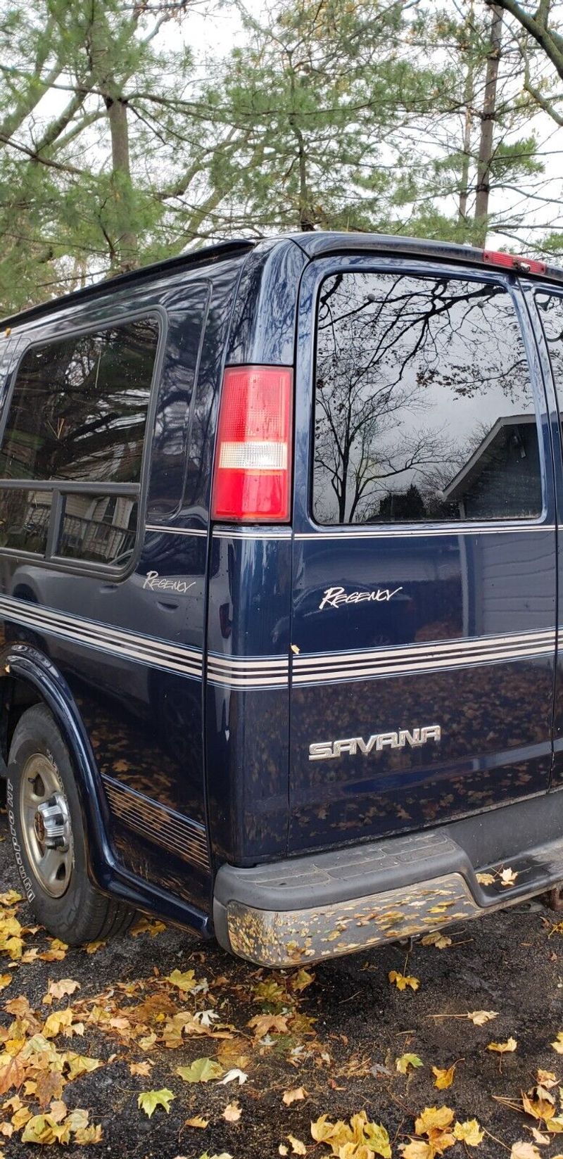 Picture 2/15 of a 2005 GMC Savana 1500 Regency Conversion for sale in Arlington Heights, Illinois