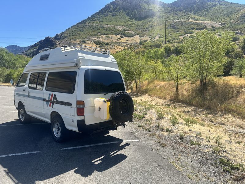Picture 2/9 of a 1994 Toyota Hiace Campervan for sale in Ogden, Utah