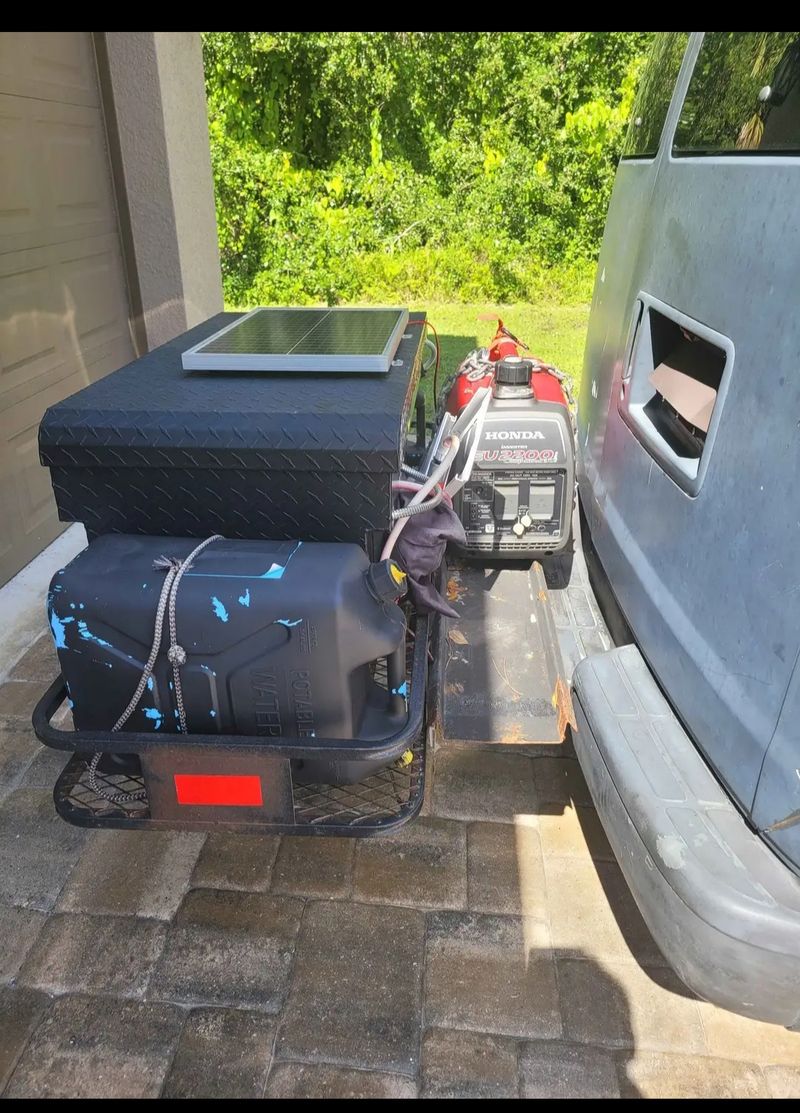 Picture 5/5 of a 1998 chevrolet g-10 express 1500 for sale in Port Charlotte, Florida