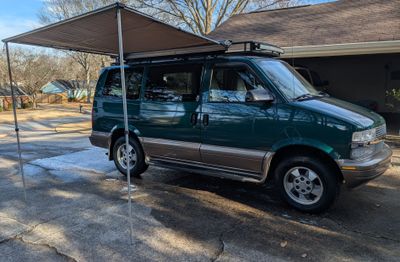 Photo of a Camper Van for sale: 2003 Chevrolet Astro Van AWD