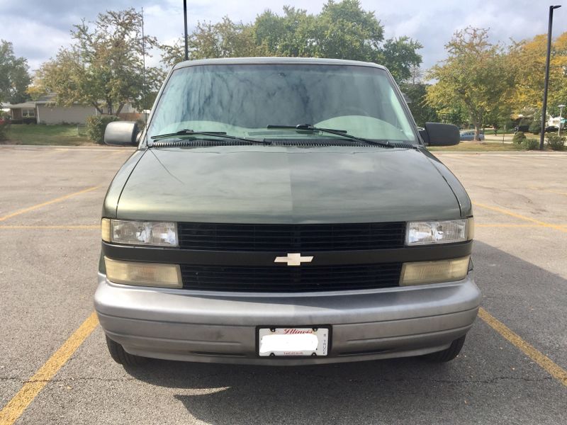 Picture 1/30 of a 2001 Astro Van 4X4 for sale in Bartlett, Illinois