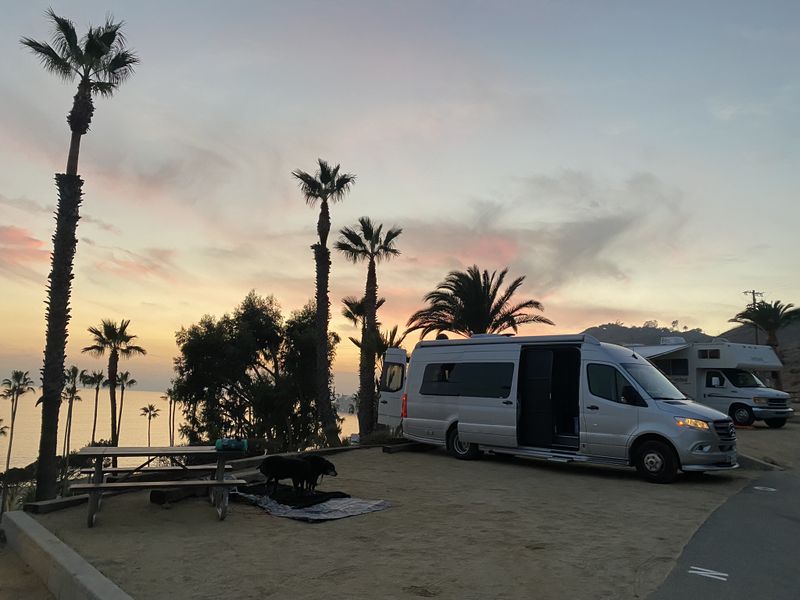 Picture 4/73 of a 2020 Airstream Grand Interstate  for sale in Palm Springs, California