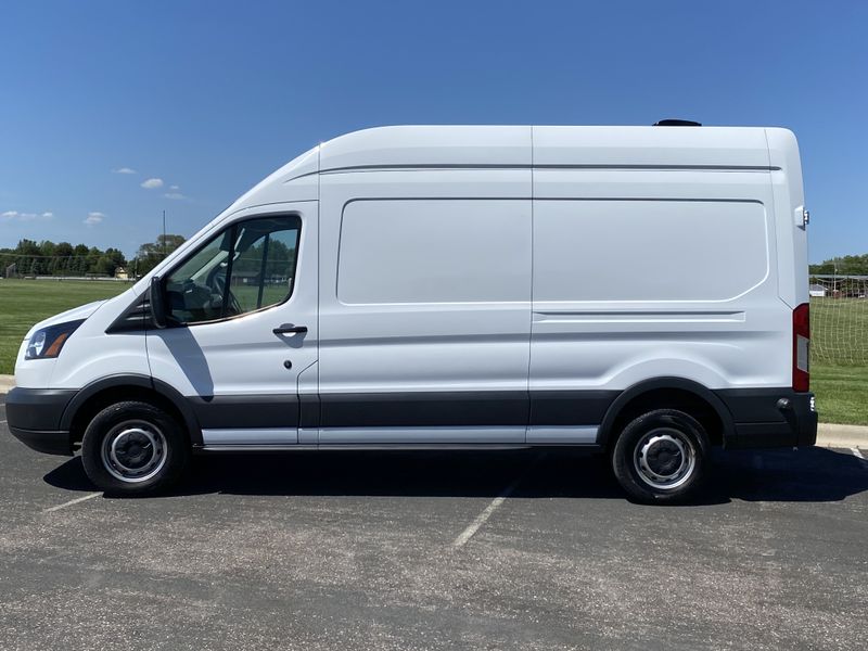 Picture 3/17 of a CLEAN 2018 T-250 High Roof, Ecoboost, 30k Miles for sale in Chicago, Illinois