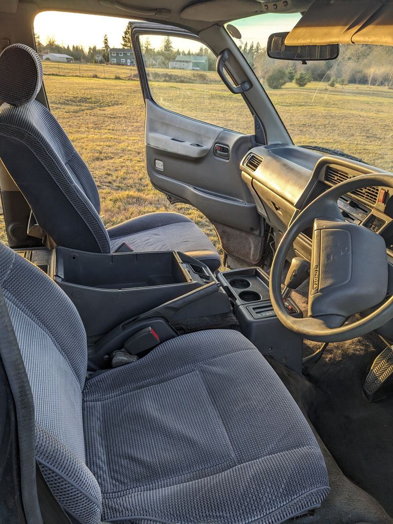 Picture 4/12 of a 1992 Toyota HiAce for sale in Seattle, Washington