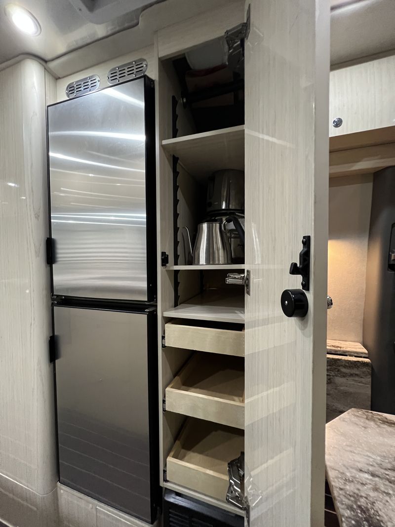 Picture 5/24 of a 2015 Airstream Interstate Grand Tour for sale in Bainbridge Island, Washington