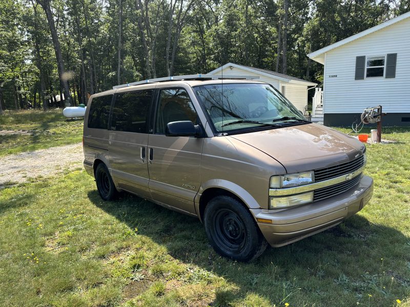 Picture 1/20 of a 1998 Chevy Astro van for sale in Grand Rapids, Michigan