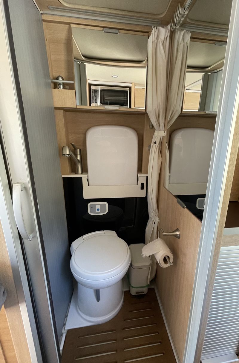 Picture 5/20 of a Hymer AKTIV 2.0 LOFT (+off road 4 season mods!) for sale in Truckee, California