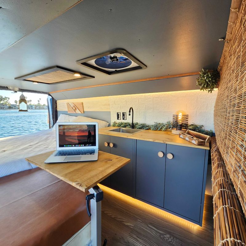 Picture 3/30 of a FREE SHIPPING Professional Built OfF Grid Camper for sale in Long Beach, California