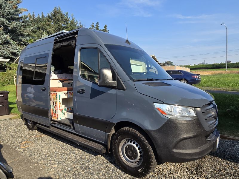 Picture 3/10 of a 2019 Mercedes Sprinter for sale in Yakima, Washington