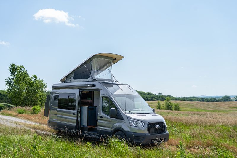 Picture 2/44 of a Luxury Family Adventure - Seats/Sleeps 4 - Full Bathroom for sale in Lawrence, Kansas