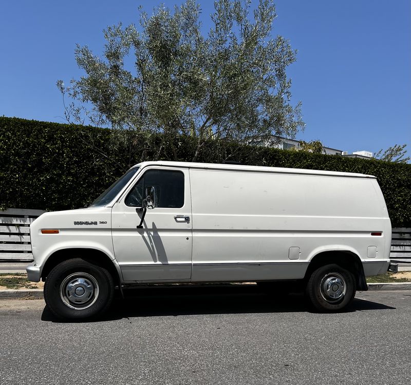 Picture 2/29 of a Renovated 1990 Ford Econo E350 for sale in Los Angeles, California