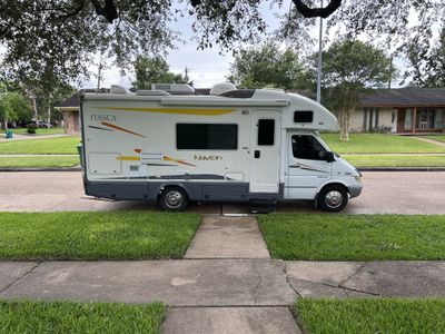 Photo of a Class B RV for sale: 2006 Itasca Navion Diesel 2.7 Mercedes-Benz