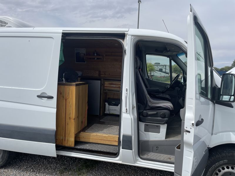 Picture 4/19 of a 2007 Dodge Sprinter 2500 for sale in Portland, Oregon