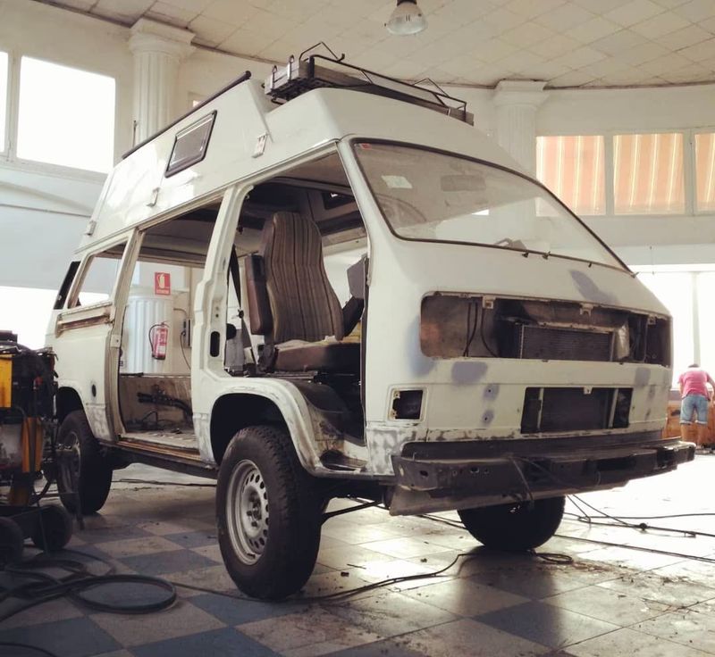 Picture 4/15 of a 1989 VW T3 Syncro 4x4 TDI High-Top Camper for sale in Los Angeles, California