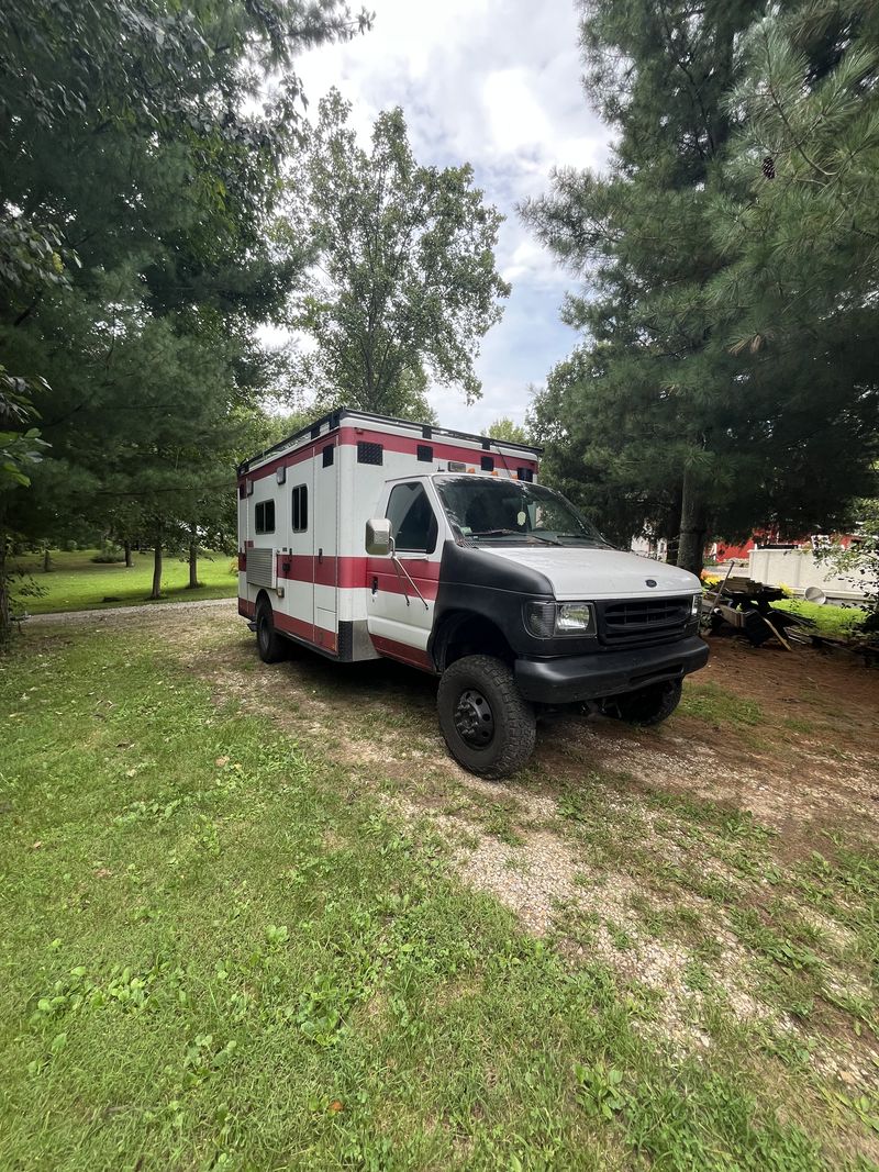 Picture 1/35 of a 2002 Ford E450 4x4 Ambulance Conversion for sale in Sullivan, Indiana