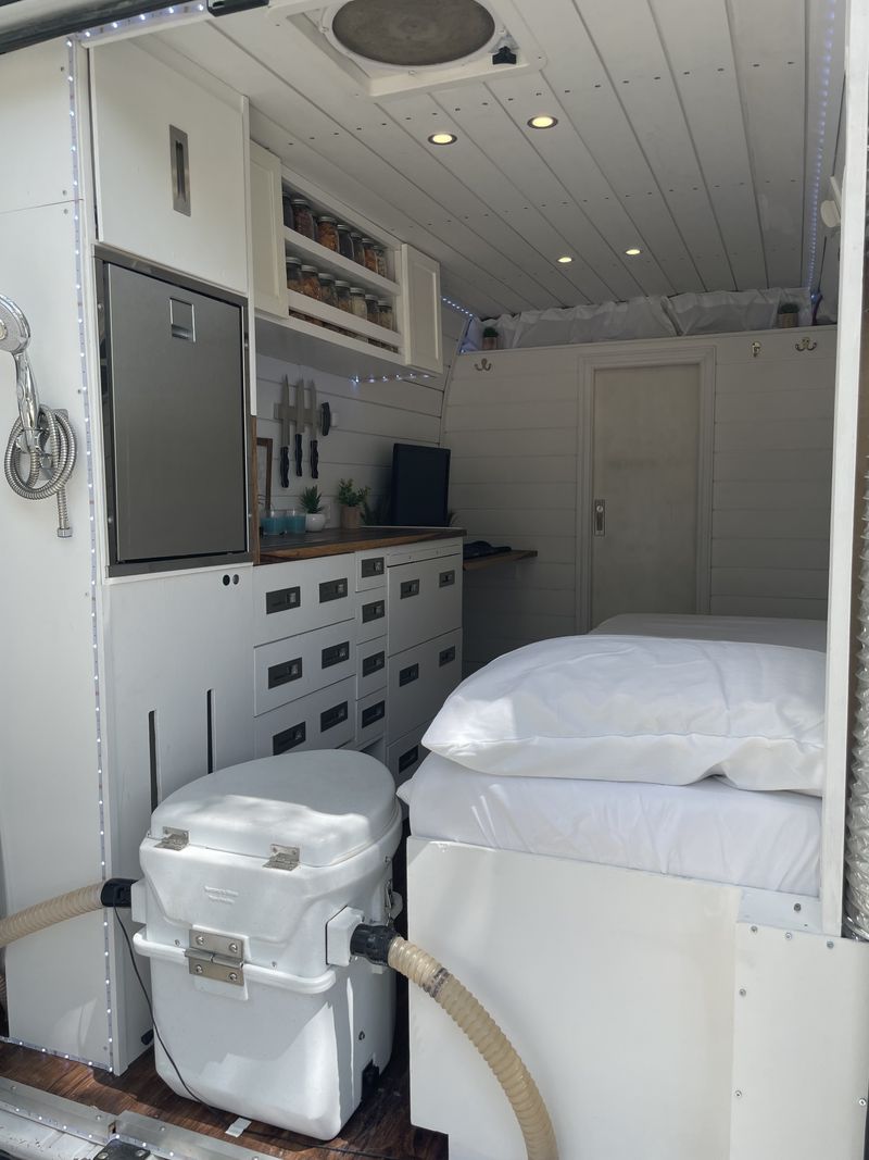Picture 3/10 of a Off grid stealth van set up for full time living! for sale in Houston, Texas