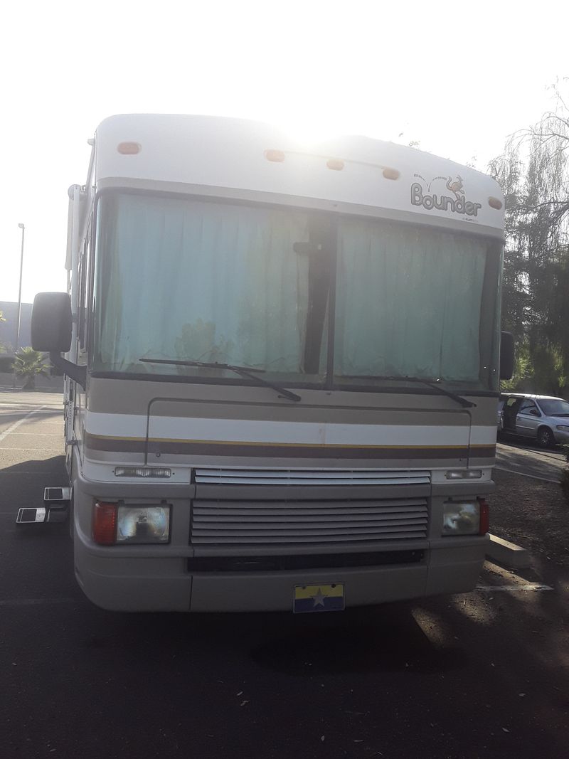 Picture 1/5 of a 1998 Fleetwood bounder  for sale in Mesa, Arizona