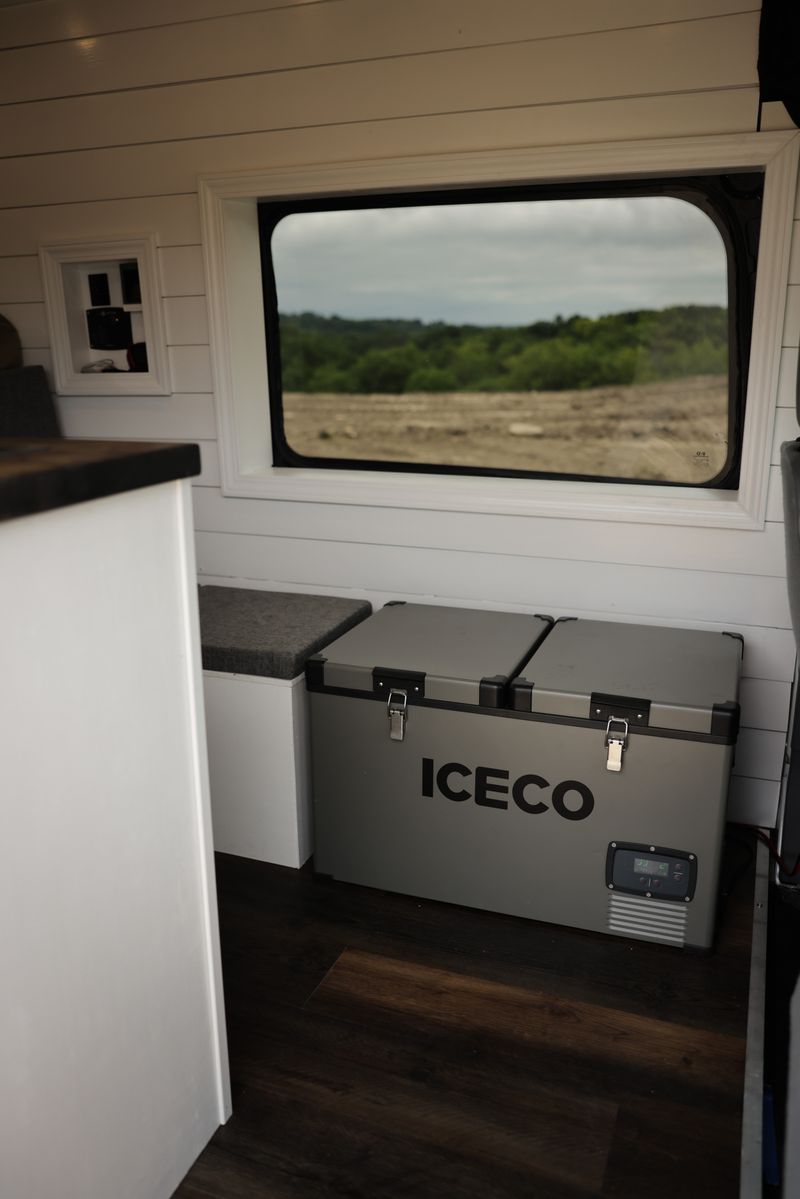 Picture 4/11 of a 2017 Ford Transit 250 148 LWB for sale in Milwaukee, Wisconsin