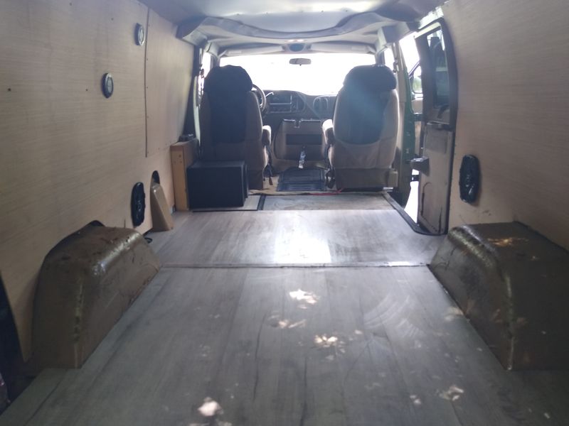 Picture 4/28 of a 2003 Dodge Ram Van 1500 Regency Edition for sale in Tallahassee, Florida