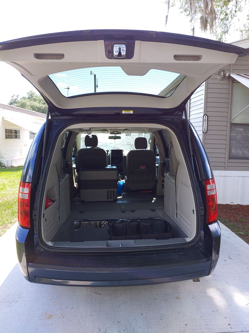 Picture 5/12 of a 2008 Dodge Grand Caravan for sale in Dade City, Florida