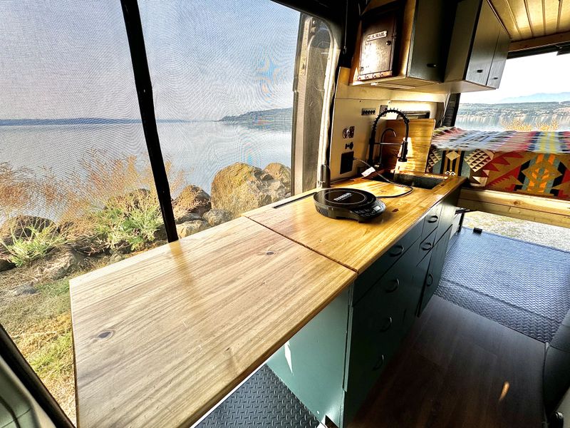 Picture 4/22 of a 4-season Off Grid Van for sale in Bremerton, Washington