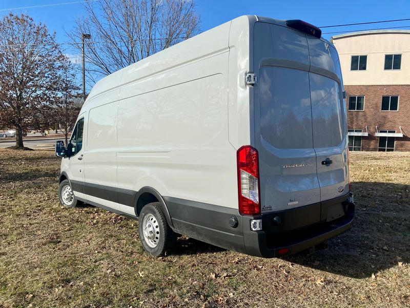 Picture 3/5 of a 2023 NEW Avalanche Gray AWD Ford Transit 250 High-Roof EXT for sale in Fayetteville, Arkansas