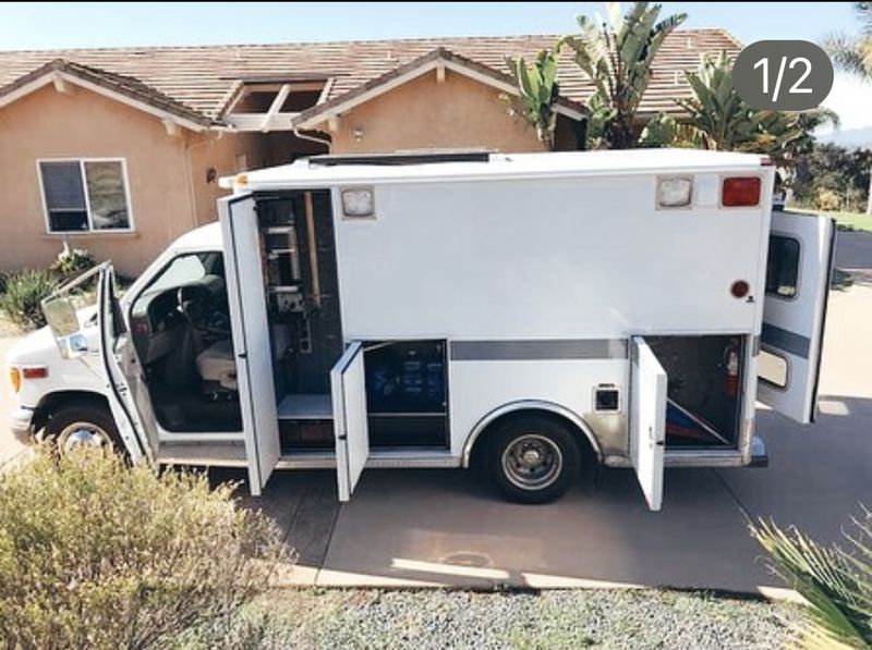 Picture 2/8 of a 1997 FORD E350 AMBULANCE for sale in Germantown, Tennessee