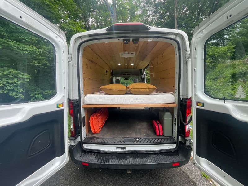 Picture 2/8 of a 2019 Ford Transit Cargo 250 Medium Roof for sale in Cortlandt Manor, New York