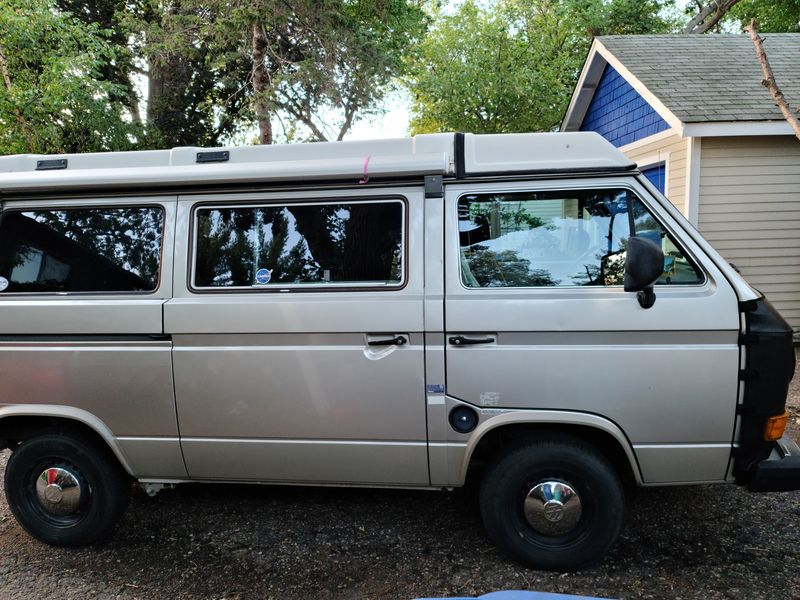 Picture 5/5 of a 1987 Volkswagen Westfalia for sale in Minneapolis, Minnesota