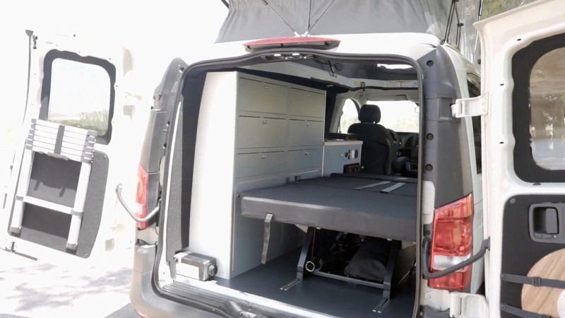 Picture 4/13 of a 2022 MERCEDES-BENZ METRIS - CAMPERVAN for sale in Torrance, California