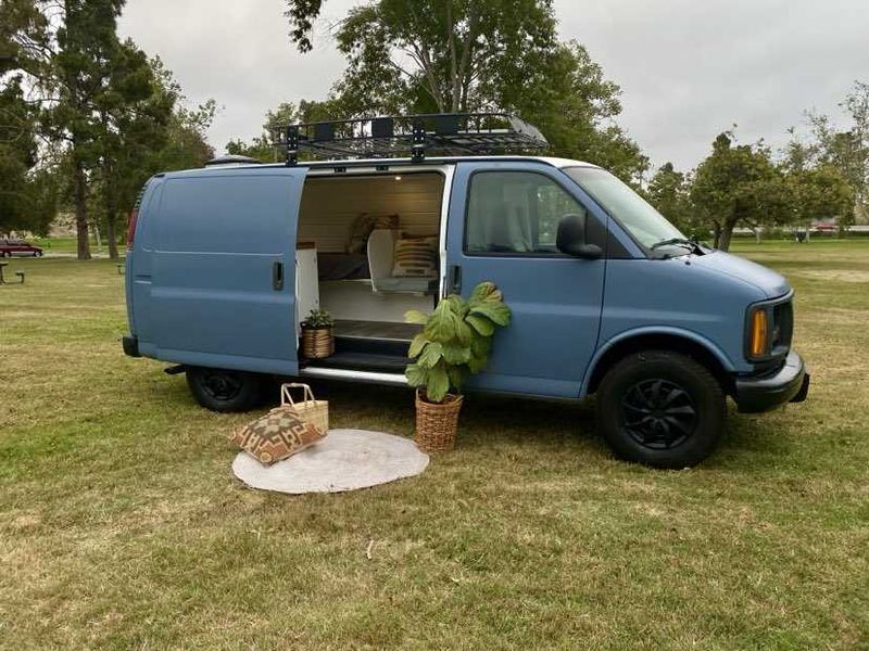 Picture 2/8 of a Stealthy Off Grid Campervan Perfect for Beach or Mountains  for sale in Los Angeles, California