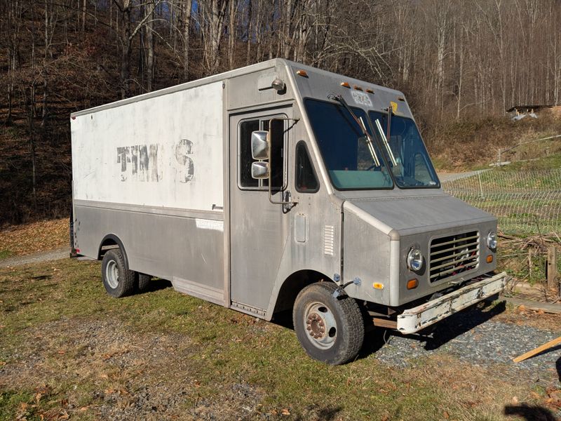 Picture 1/4 of a 1994 Ford F59 for sale in Mars Hill, North Carolina