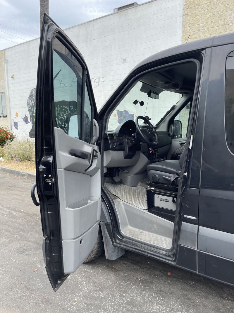 Picture 4/15 of a Mercedes Sprinter 2500 Camper Van  for sale in Los Angeles, California