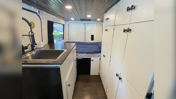 Camper Van For Sale: 2008 Freightliner Sprinter 2500