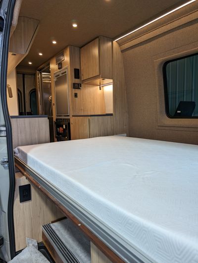Picture 2/39 of a 2023 Build, Off Grid, 4 season Van, Demo sale. for sale in Hopkinsville, Kentucky