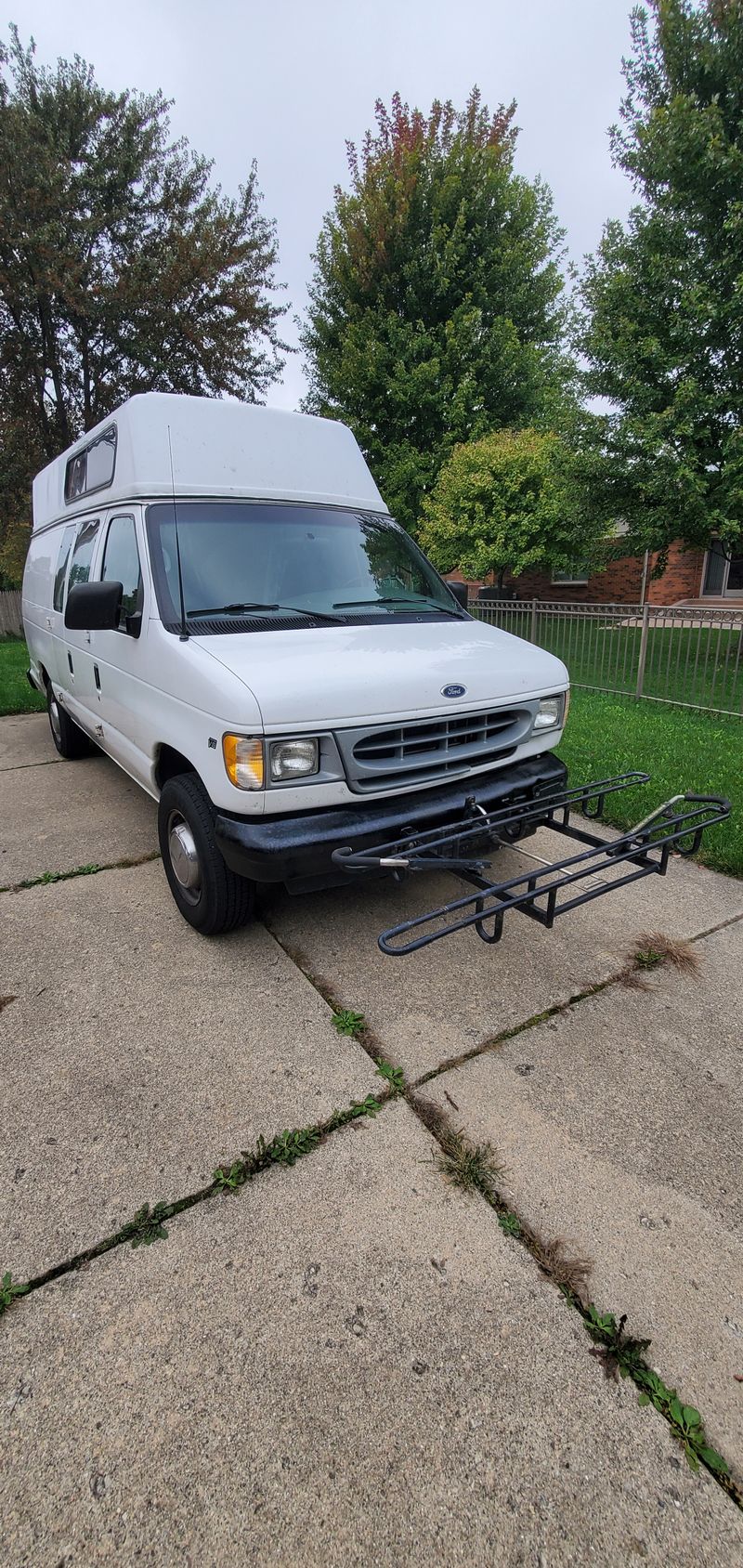 Picture 3/10 of a 2001 E250 econline high top for sale in Utica, Michigan