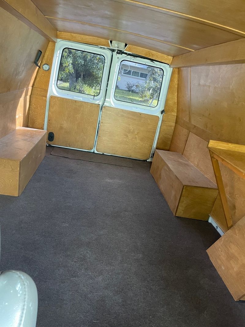 Camper Van For Sale: Trusty workhorse econoline V8 5.6l 330 hp