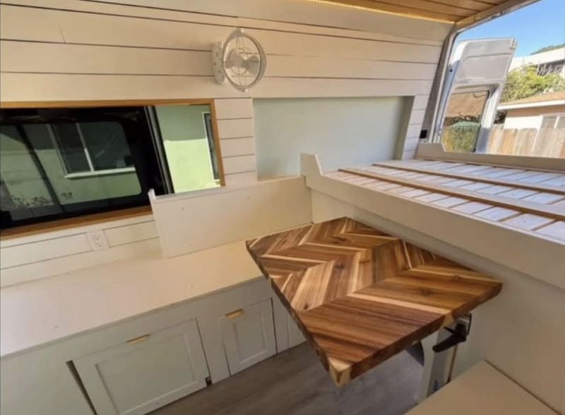 Picture 2/10 of a 2004 Sprinter freightliner for sale in San Clemente, California